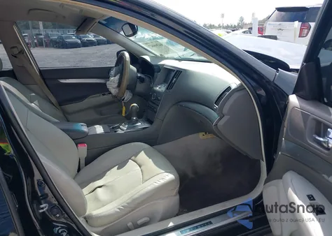 2015 Infiniti Q40 z USA, uszkodzony, nr VIN JN1CV6AP5FM501449